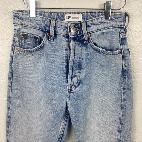 Zara lightwash hi rise straight leg raw hem 90s mom jeans size 0 - Picture 2 of 8